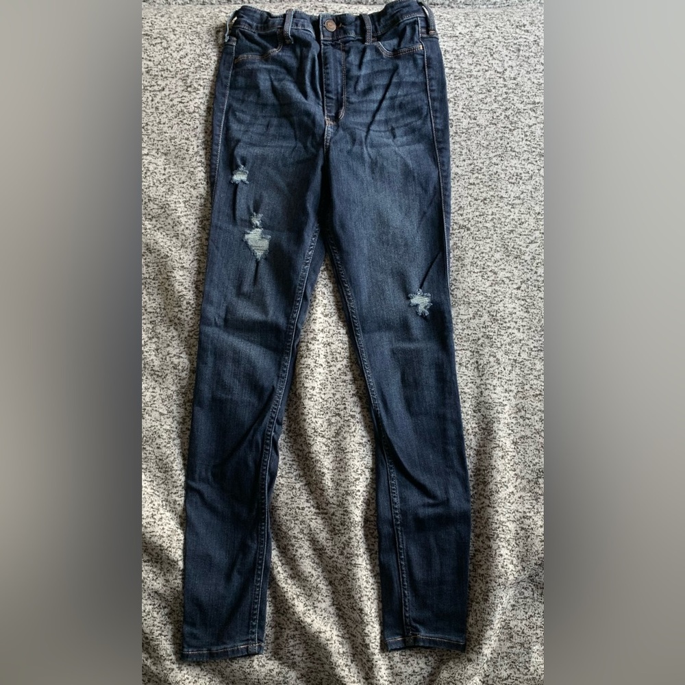 Ripped skinny jeans